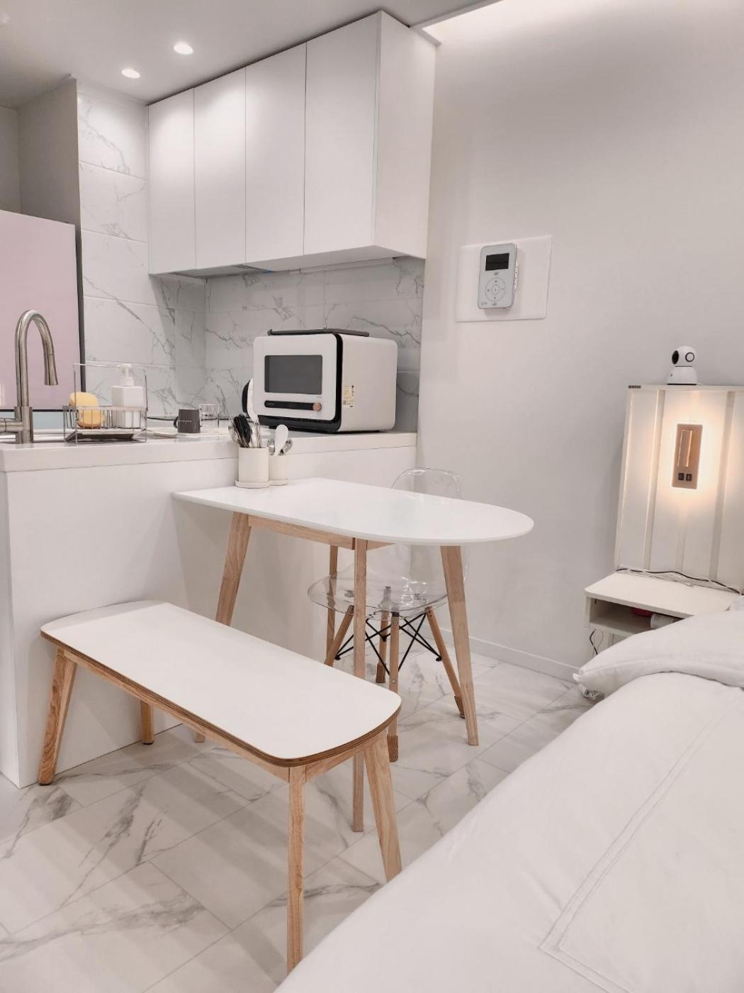 5 Seconds To Dongmyo Station Apartment