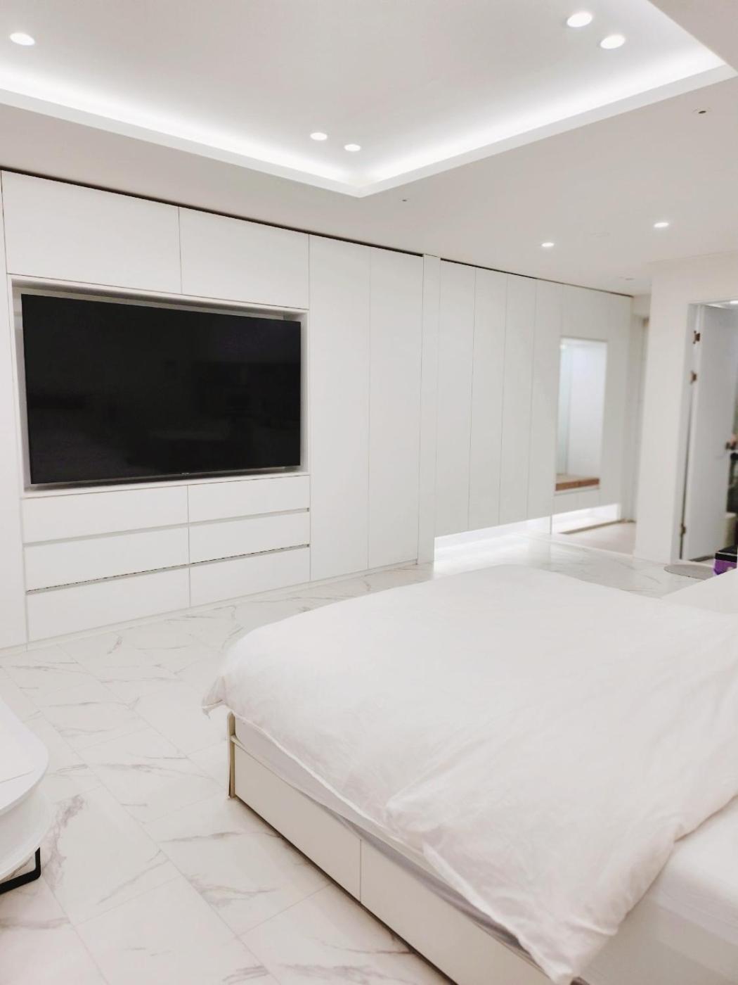 5 Seconds To Dongmyo Station Apartment